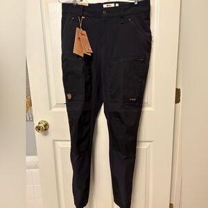 NWT Women’s Fjallraven Ken Agile Trousers Pants Size 10 Black $195